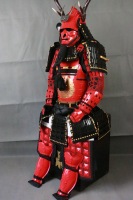 Tam Set Demir Samuray Yoroi Zırhı Oymalı 3D Altın Desenli Miğfer Göğüs Plakası Büyük Geyik Boynuzu Maedate Kabuto Giyilebilir Japon