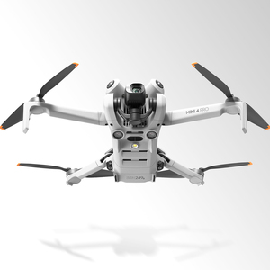 Drone pliable DJI Mini 4 <span class=keywords><strong>Pro</strong></span> 4K HDR avec télécommande RC <span class=keywords><strong>2</strong></span> (avec écran) Fly More Combo Plus - Product Image 1