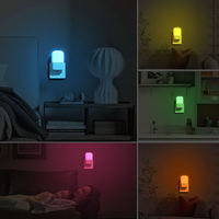 Luz Nocturna Moderna Cuadrada de ABS con Sensor de Oscuridad y Luz Diurna, LED Regulable con Sensor de Movimiento, Luz Cálida para Dormitorio y Pasillo