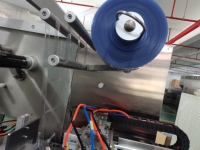 Etiquetadora Autoadhesiva de Alta Velocidad para la Industria de Ciencias de la Vida