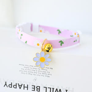 Lindo <span class=keywords><strong>collar</strong></span> de poliéster para mascotas con diseño floral para gatitos y perros inspirado en el <span class=keywords><strong>collar</strong></span> floral con colgantes de moda hebilla de seguridad - Product Image 3