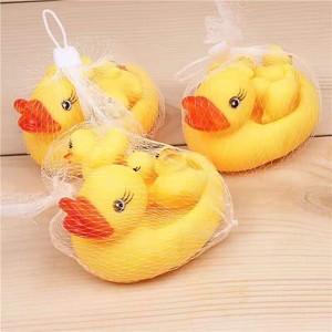 Pato de baño vinyle de plástico suave para bebés, juguetes de baño de pato de goma, diversión familiar - Product Image 2