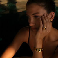 Parure de bijoux vintage pour femme en acier inoxydable plaqué or, collier pendentif, bague ajustable, bracelet en onyx noir, pour mariages et soirées