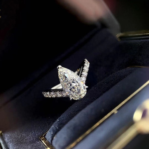 Anello dal Design a Goccia a Forma di Pera, Anello Classico da Dito per Donne - Product Image 3
