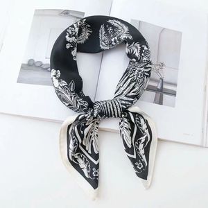 تصنيع المصنع الأكثر مبيعًا أحدث طراز أوشحة حريرية ناعمة أزياء النساء حجاب مطبوع حجاب حريري - Product Image 4