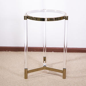 Tavolino da Caffè in Acrilico <span class=keywords><strong>con</strong></span> Angoli in Metallo Dorato |   Tavolino Moderno in Lucite <span class=keywords><strong>con</strong></span> Piano in <span class=keywords><strong>Plexiglass</strong></span> e Accessori di Lusso - Product Image 5