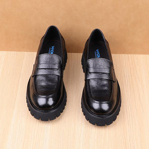 Zapatos de cuero para hombre de último estilo, modernos y retro, adecuados para ropa formal de negocios, con suela gruesa. - Product Image 6