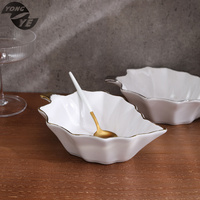 Porte-bijoux en céramique à bord doré nordique créatif européen Vente chaude Plateau en forme de feuille de palmier Mariages Plats de fête des mères