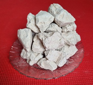 Lingotes de Caolín Crudo sin Lavar de Primera Calidad, Arcilla China Natural de Alta Pureza para la Fabricación de Cerámica, Mejor Precio, Hecho en India - Product Image 1