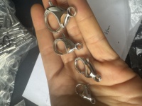 Composants de bijoux Yiwu Aceon : fermoirs mousquetons à chaîne épaisse, polis à la main, finition brillante, diverses grandes tailles