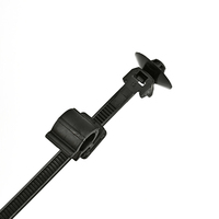 Attaches de fil noires autobloquantes en nylon 66 pour la gestion des fils de la baie du moteur en intérieur et en extérieur.
