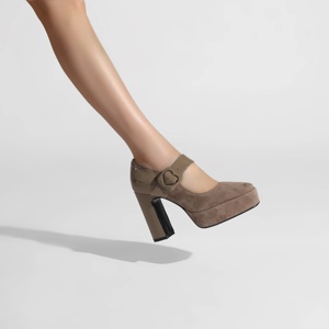 Escarpins Mary Jane à plateforme et bout carré pour <span class=keywords><strong>femme</strong></span>, en daim et cuir verni avec boucle cœur, pour fêtes, événements mode et mariages - Product Image 2