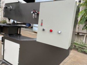 Macchina di perforazione di vetro verticale CNC a doppia testa trapano automatico macchina per la lavorazione del vetro di controllo PLC - Product Image 3