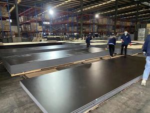 Precio bajo Melamina 1220*2440 15/18mm <span class=keywords><strong>Comprar</strong></span> madera contrachapada en América del Sur Madera contrachapada con película negra marrón para la construcción - Product Image 5