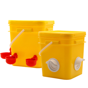 Bộ Dụng Cụ Cấp Nước Và Cấp Nước Cho Gà Con Bộ Cấp Nước 15lb Và Máy Tưới Nước Cho Gà Với 8 Cốc Tự Động Đổ Đầy Và Núm Vú Ngang <span class=keywords><strong>4</strong></span> Cổng Cho Gia Cầm - Product Image 1