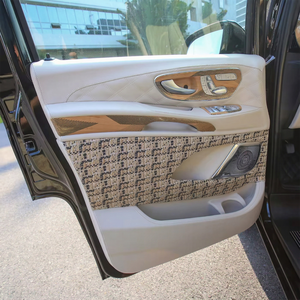 Vito Portátil Premium MPV Restyle com Assentos Lounge em Couro Diamante Marfim, Acabamento em Madeira, Teto Panorâmico e Tela de Teto Silenciosa - Product Image 4