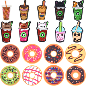 Directo de fábrica, logotipo personalizado, decoración de zapatos de PVC, hamburguesa, donuts, accesorios para zapatos, zuecos de comida rápida, encanto, regalo para niños, cartón al por mayor - Product Image 1