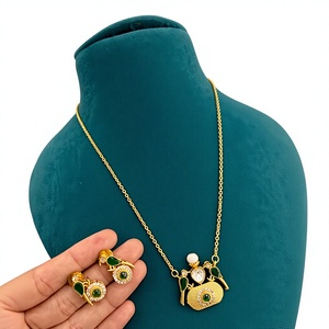 Ensemble de collier élégant à chaîne de créateur de meilleure qualité avec boucles d'oreilles pour la collection de vêtements de mariage pour femmes et filles - Product Image 2