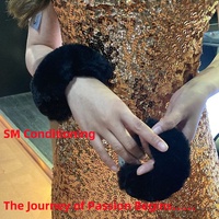 Menottes en fourrure moelleuse avec clés, menottes en métal duveteuses, menottes en peluche douce, menottes SM bondage à déverrouillage rapide pour couples cosplay