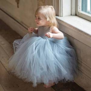 Robe de princesse en tulle pour filles, idéale pour l'été, les mariages, les anniversaires, les fêtes, les défilés et les spectacles sur scène - Product Image 1