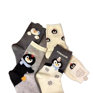 Calcetines Penguin para mujer, hasta media pantorrilla, con estampado de animales de dibujos animados, térmicos, absorbentes del sudor, de poliéster, estilo juvenil - Product Image 4