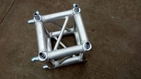 Connecteur d'angle universel 6 voies pour treillis, compatible avec les systèmes de treillis en boîte, type spigot, pour éclairage de scène et structures de toiture