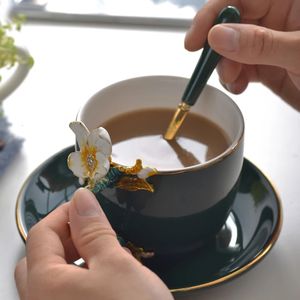 Taza <span class=keywords><strong>de</strong></span> Café <span class=keywords><strong>de</strong></span> Cerámica con Bandeja Dorada Esmaltada <span class=keywords><strong>en</strong></span> 3D con Diseño <span class=keywords><strong>de</strong></span> <span class=keywords><strong>Flor</strong></span> <span class=keywords><strong>de</strong></span> <span class=keywords><strong>Almendro</strong></span> <span class=keywords><strong>de</strong></span> <span class=keywords><strong>Van</strong></span> <span class=keywords><strong>Gogh</strong></span>, Juego <span class=keywords><strong>de</strong></span> Taza y Platillo para Té Latte - Product Image 3