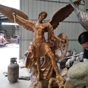 Statua d'Angelo a Grandezza Naturale Forgiata a Mano Vincentaa, Fornitore di Sculture Mitologiche - Product Image 2