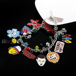 Pulsera de Moda con Diseño de Personaje de Película y Televisión, con Letras y un Animal Peligroso que Come Hombres - Product Image 2