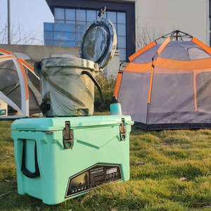 Glacière rotomoulée KUER-C 65L 74,5x47,5x46,5cm bleue pour camping, pêche, conservation des fruits de mer, isotherme et réfrigérée - Product Image 3