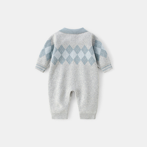 Combinaison pour bébé élégante et durable, confortable et de qualité supérieure, à motif argyle - Product Image 2