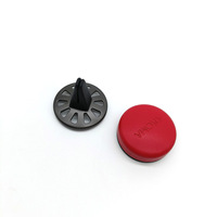 Vente en gros de distributeurs de parfum pour voiture de luxe Diffuseur d'aromathérapie Diffuseur de parfum pour véhicule Désodorisant à clip pour voiture rouge