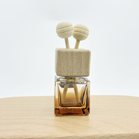 Diffuseur d'aromathérapie pour voiture en verre givré carré coloré de 8 ml vide avec clip de ventilation et bouchon à vis, emballage de flacon de parfum