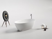 Baignoire autoportante en surface solide MA5002, baignoire moderne en pierre artificielle blanche pour salle de bain