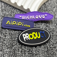 Patch en PVC souple 3D personnalisé en forme de cœur, logo en relief thermocollant, patch en PVC auto-adhésif, patch en caoutchouc thermocollant pour chapeaux de golf