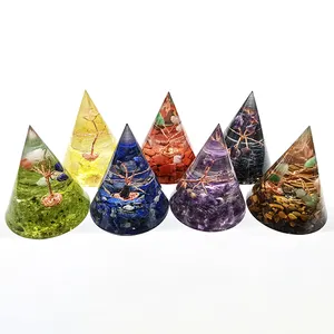 Orgone Batu Penyembuhan Kristal Piramida, Berbagai Kristal Kerikil Piramida Resin Kristal Ortonite Piramida Energi untuk Meditasi