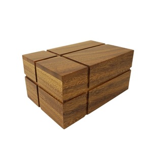 Caja de pañuelos cuadrada de madera de nogal, diseño geométrico, hecha a mano para sala de estar y baño - Product Image 5