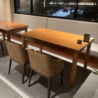 Ensemble de chaises de café en bois massif de style moderne pour la cuisine japonaise, les boulangeries, le thé et les restaurants occidentaux à usage commercial