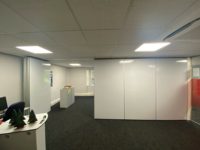 Cloison en aluminium pliable, flexible et mobile sur mesure, absorption acoustique hautement efficace, design moderne, école, villa