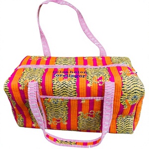 Sac de voyage en coton le plus vendu, sac de sport matelassé fait main, sacs de nuit imprimés au bloc, sacs de bagages à main pour femmes - Product Image 1