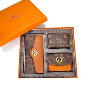 Nuovo Set 2026 di Tre Pezzi in PU Stile Retrò Europeo-Americano, Portafoglio e Porta Carte con Confezione Regalo Elegante per Donne - Product Image 2