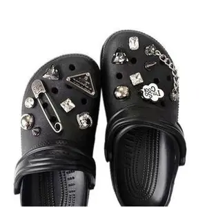 Crocks métal rock charmes accessoire décoration pour sabot chaussure pistolet crâne balle charmes