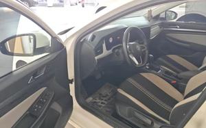 Bora Comfort Edition, Auto Usado, Transmisión Automática, Volante a la Izquierda, Color Oscuro, Modelo <span class=keywords><strong>2023</strong></span>, 107,933 km, Techo Solar, Cámara Trasera 360 - Product Image 5