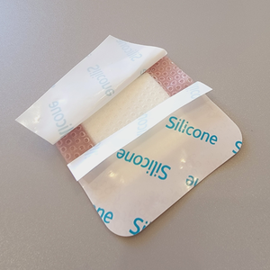 Pink Pembalut Luka Busa Silikon Medis Tahan Air Balutan Busa Silikon dengan Pinggiran - Product Image 2