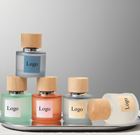 Bouteilles de parfum en verre dépoli transparent en gros, 30ml, 50ml, 100ml, avec bouchons à vis en bois, emballées en boîte, avec options de capacité de 25ml et 120ml