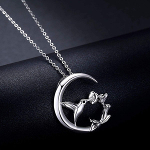 Collar con Colgante de Colibrí y Gloría de la Mañana en Forma de Media Luna, Joyería con Dije Floral de Pájaro - Product Image 3