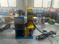Petite machine électrique portable pour dénuder les fils, dénudeur de câbles en cuivre compact, mini machine de dénudage de fils de table
