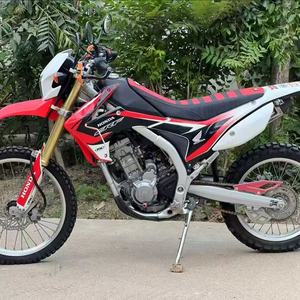 Motos à cylindre unique DOHC à quatre temps refroidies à l'eau de 249cc directes d'usine comparables au carburant à essence de voitures neuves - Product Image 2