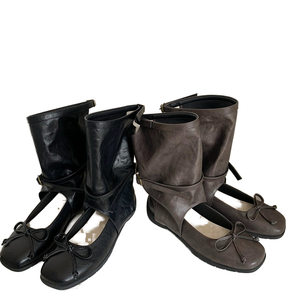 Stivali Melard in pelle di agnello da 5cm con punta elegante con chiusura a fiocco - Product Image 1