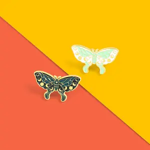 pino da borboleta broche Suppliers-Broche de borboleta criativo simples, desenhos animados, borboleta, bolsa, roupas versátil, pino, atacado